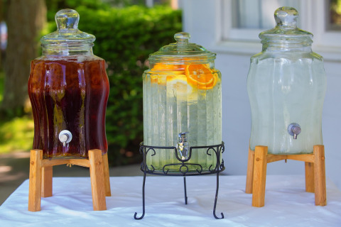 iced tea and lemonade
